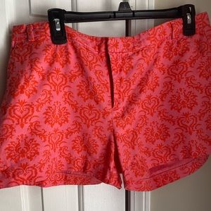 Women’s Gap shorts with pockets.